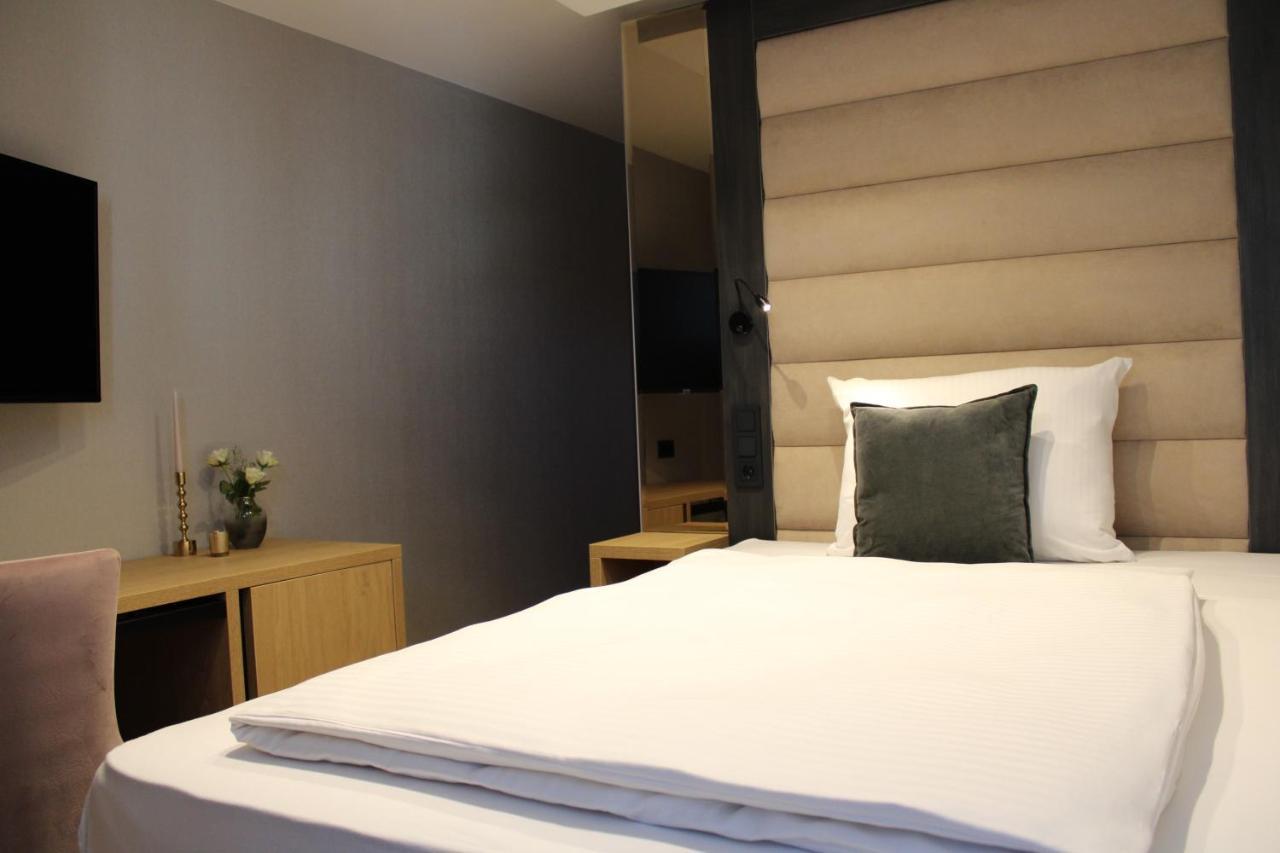 Hotel Reutlinger Hof Ройтлинген Экстерьер фото