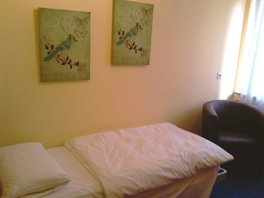 Hotel Reutlinger Hof Ройтлинген Экстерьер фото