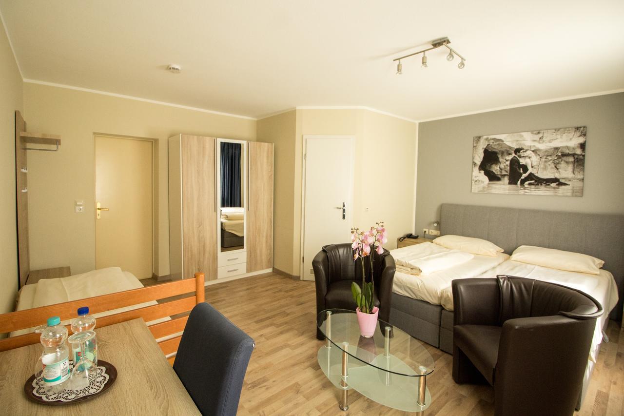Hotel Reutlinger Hof Ройтлинген Экстерьер фото