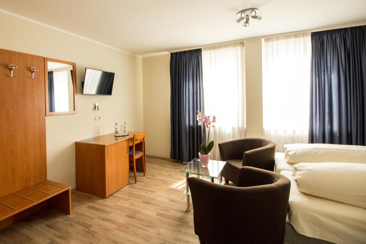 Hotel Reutlinger Hof Ройтлинген Экстерьер фото
